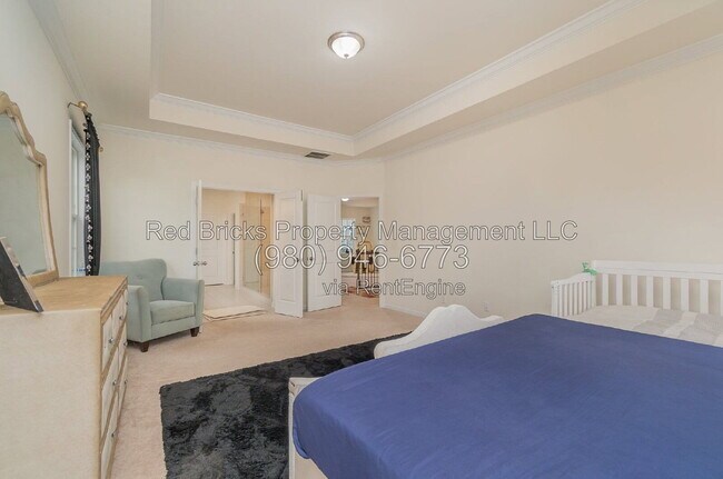 Building Photo - 12917 Hindcross Dr
