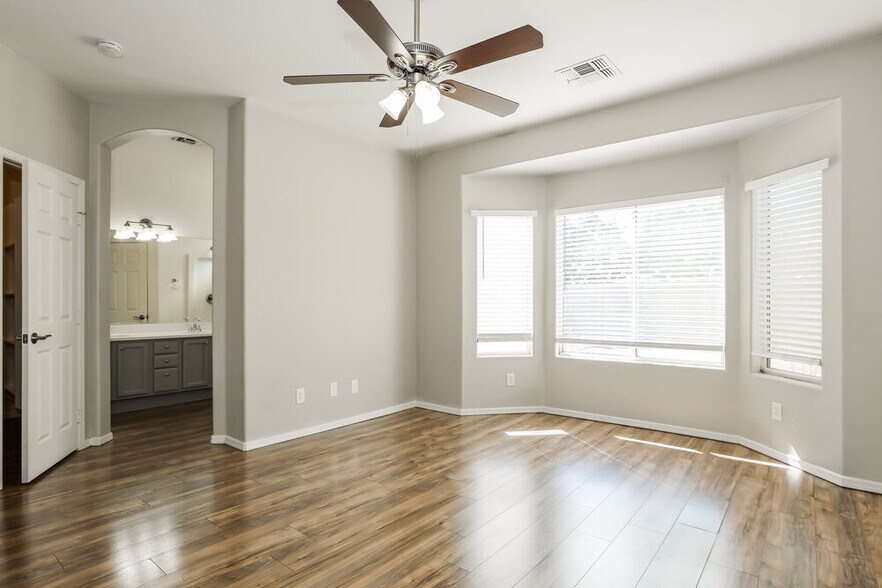 Building Photo - 26 N 126th Ave