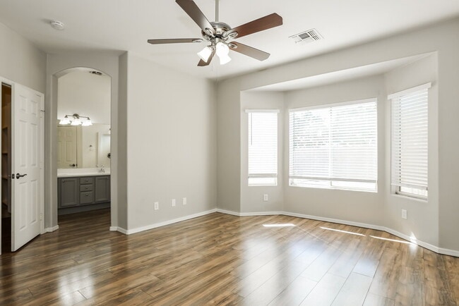 Building Photo - 26 N 126th Ave