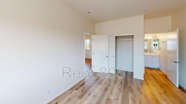 Building Photo - 4830 Terrace Ave
