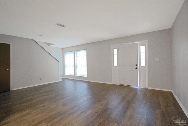 Building Photo - 3323 Kingswood Ct