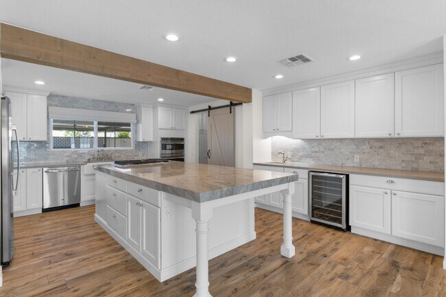 Building Photo - 6508 N 85th Pl