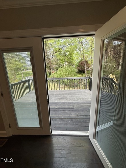 Building Photo - 215 Walnut St