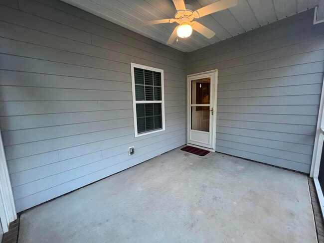 Building Photo - 3177 Mayflower Ln