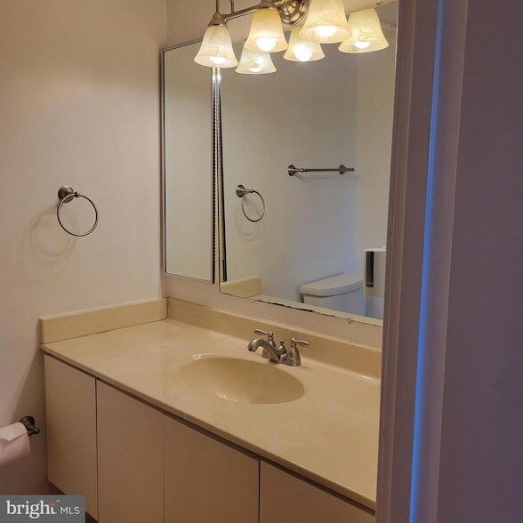 Building Photo - 5901 Mt Eagle Dr