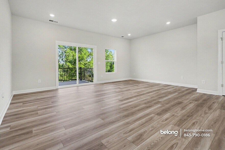 Building Photo - 19 Pikewood Ln