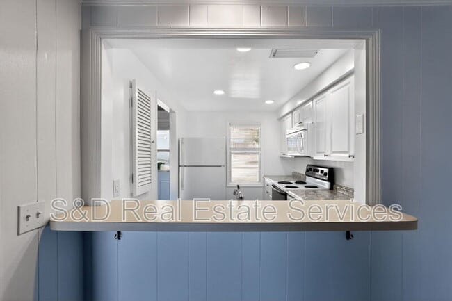 Building Photo - 2219 9th St SE