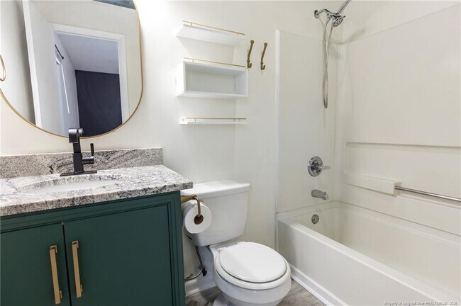 Building Photo - 1000 Tyler Dr