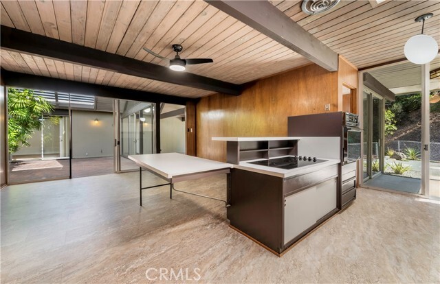 Building Photo - 4924 E Elsinore Ave