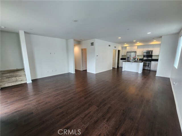 Building Photo - 106 Macintosh Way