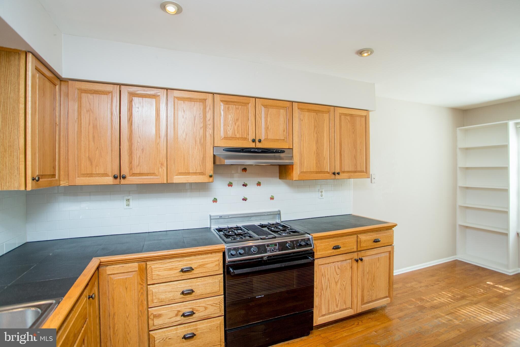 Building Photo - 9 Sturbridge Ct