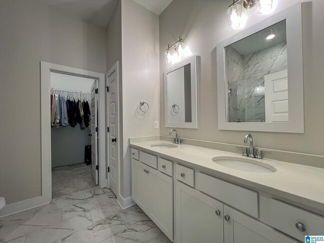 Building Photo - 4740 Arden Wy