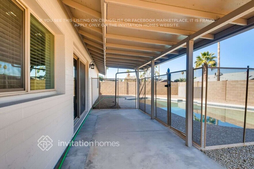 Building Photo - 2450 E Hermosa Dr