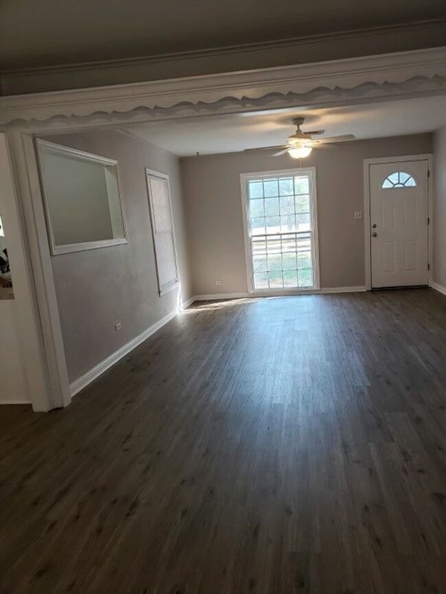 Building Photo - 3515 E Brookview