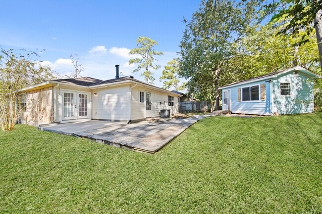 Building Photo - 230 Cool Cove