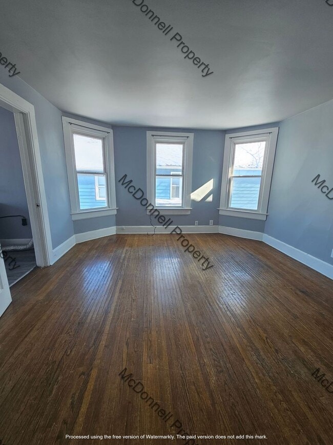 Building Photo - There is a $25 fee per application and eve...