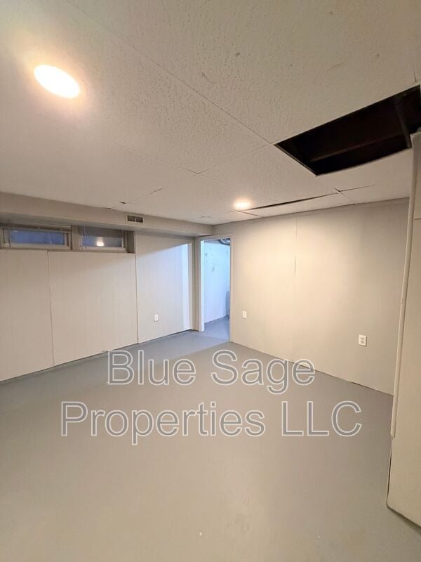 Building Photo - 109 Chadwick Ave