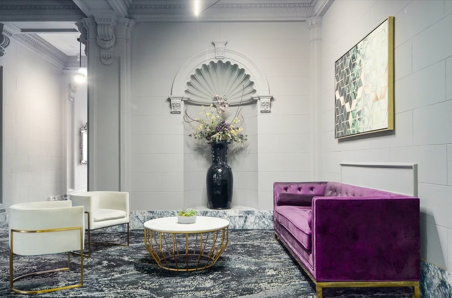 Interior Photo - Commodore Apartments