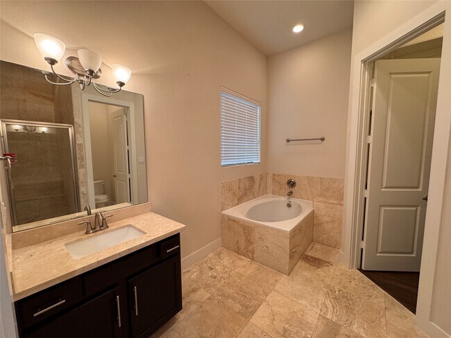 Building Photo - 54 N Hutcheson St