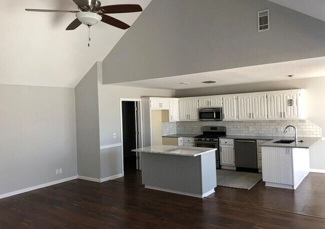 Building Photo - 3 Bed 2 Bath Broken Arrow