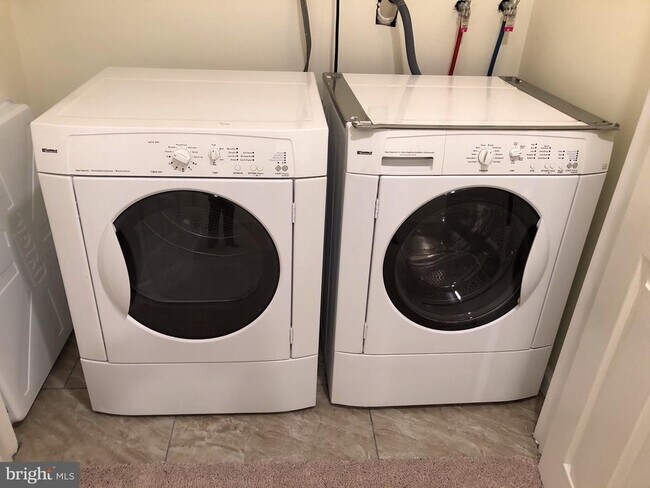 Building Photo - 14210 Autumn Cir