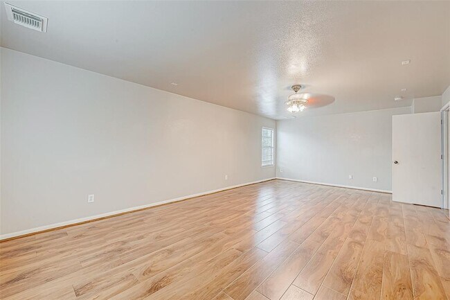 Building Photo - 9514 Sedge Wren Ct