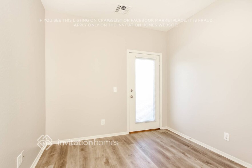 Building Photo - 13050 W Larkspur Rd