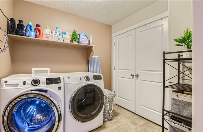 Building Photo - 348 S 780 E