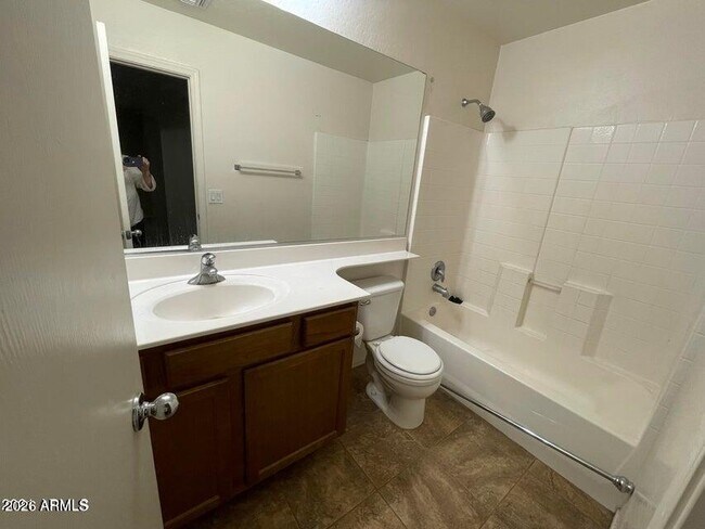 Building Photo - 806 S 111th Dr
