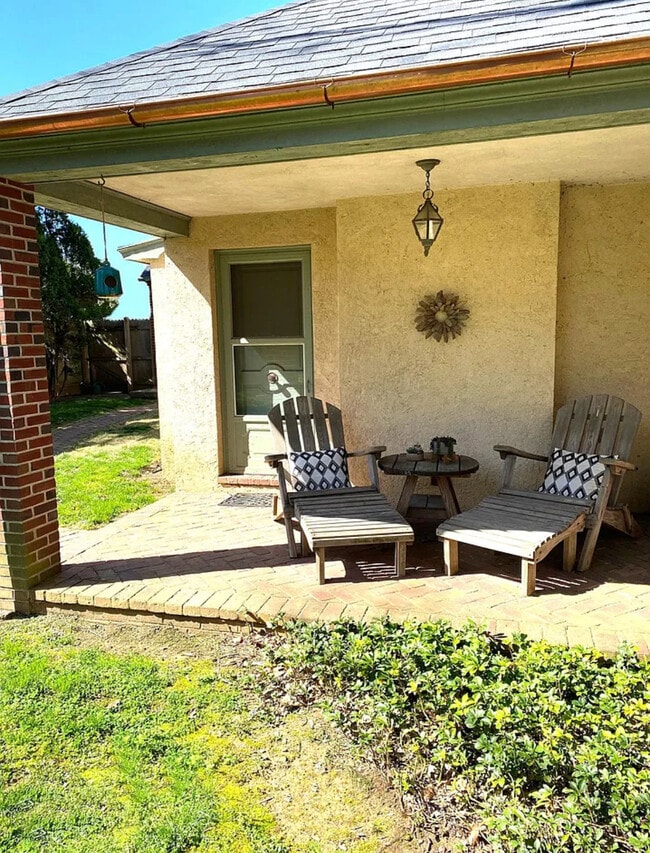 Building Photo - 24 Highland Ave