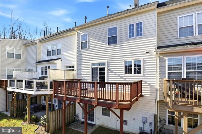 Building Photo - 4604 Carisbrooke Ln