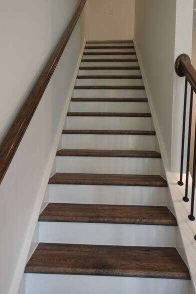 Building Photo - 1110 Weavers Trce Dr