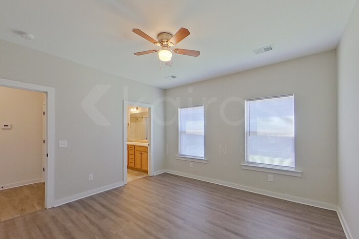 Building Photo - 105 Robin St