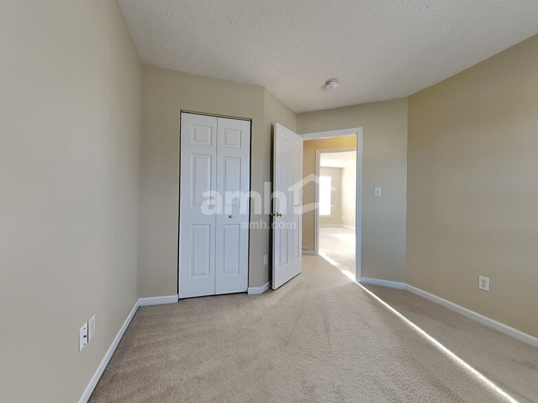 Building Photo - 2452 Featherston Ct