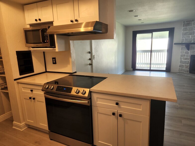 Open design - 14161 E Jewell Ave