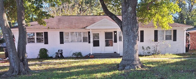 Building Photo - 1327 Credle Rd