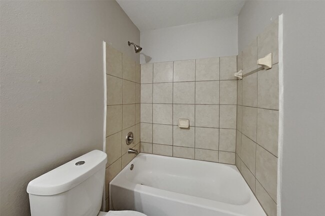 Building Photo - 16716 Foursquare Dr