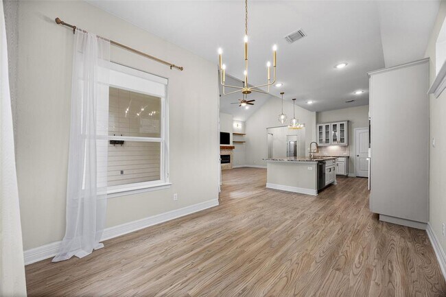 Building Photo - 124 White Steppe Way