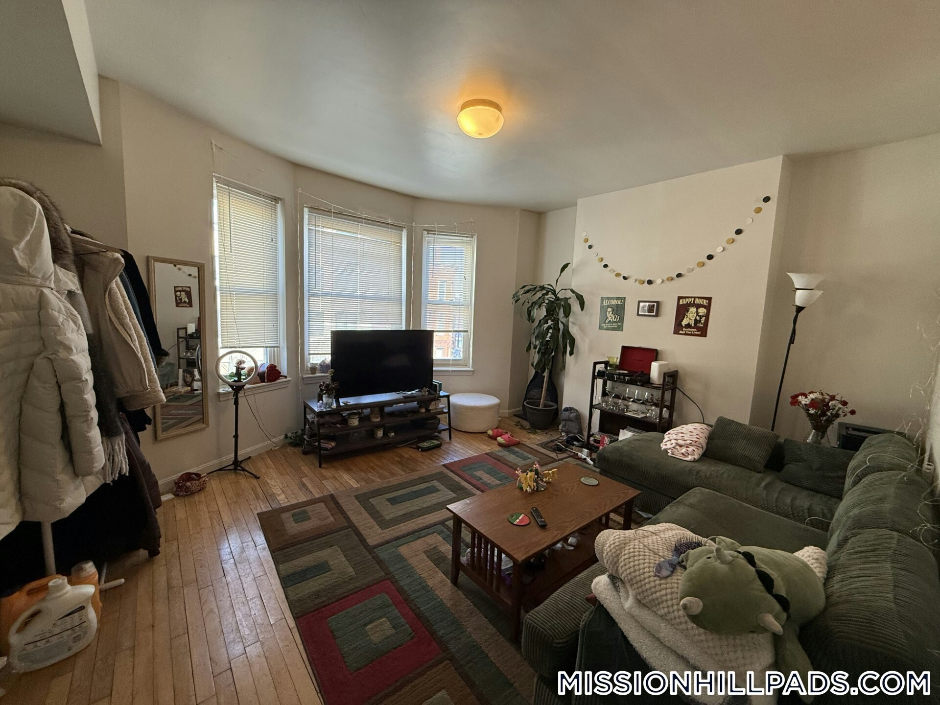 Building Photo - 1458 Tremont St