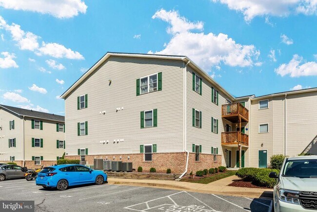 Building Photo - 165 Hailey Ln