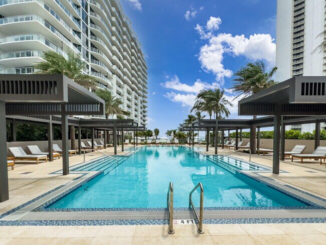 Building Photo - 3100 N Ocean Dr