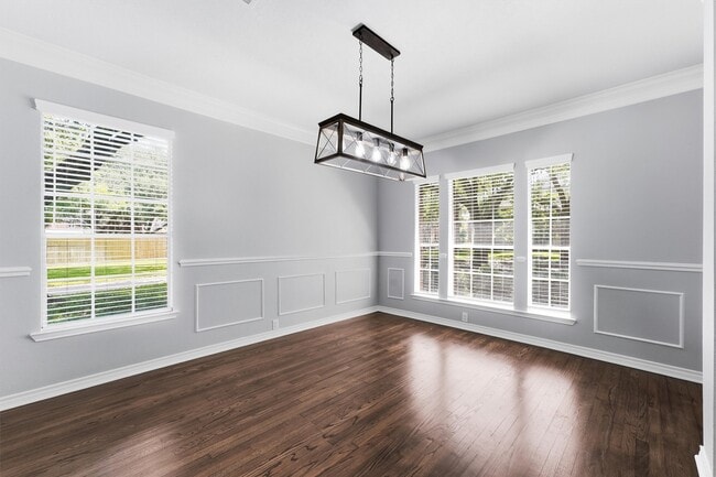 Building Photo - 3319 Vista Lake Dr