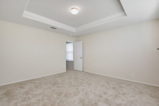 Building Photo - Inviting 4BD/3BA Rental Home with Walk-In Closet & Big Yard