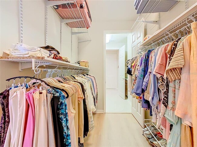 Building Photo - 790 Carmel Ln