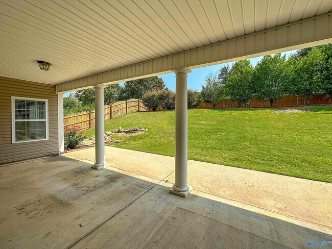 Building Photo - 2303 Palisades Ct SW