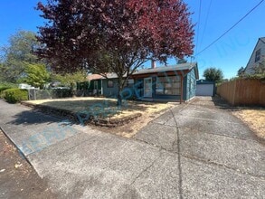 Building Photo - Charming 3-Bedroom Retreat in Vibrant Portland Neighborhood! SCREENING CHARGES TO BE REIMBURSED F...