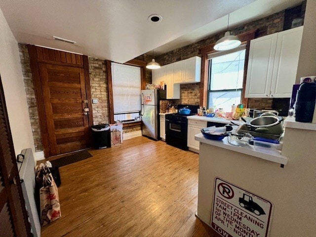2845-3 Kitchen - 2850 N. Clark Street Apartments