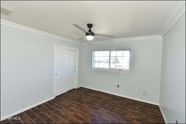 Building Photo - 415 Balboa Rd