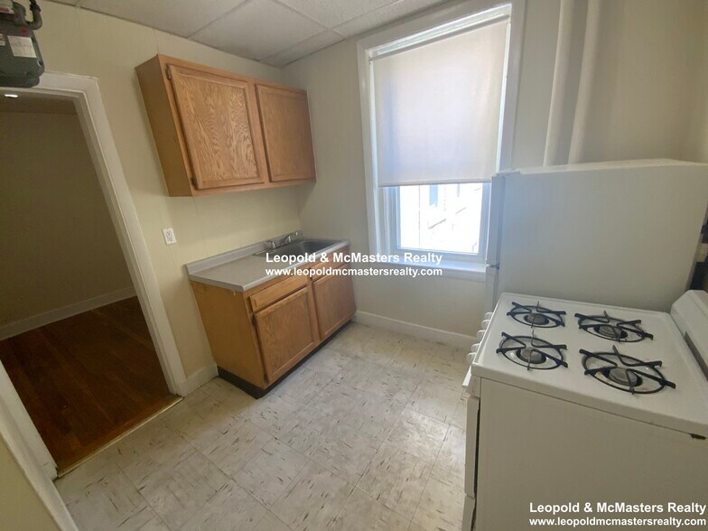 Primary Photo - 107 Gordon St