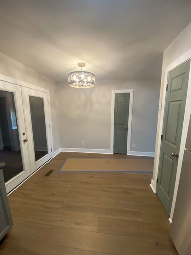 Building Photo - 575 Countrytown Dr